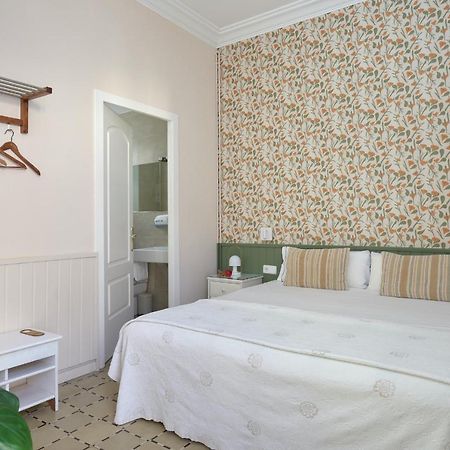 Hostal Poblenou Барселона Экстерьер фото