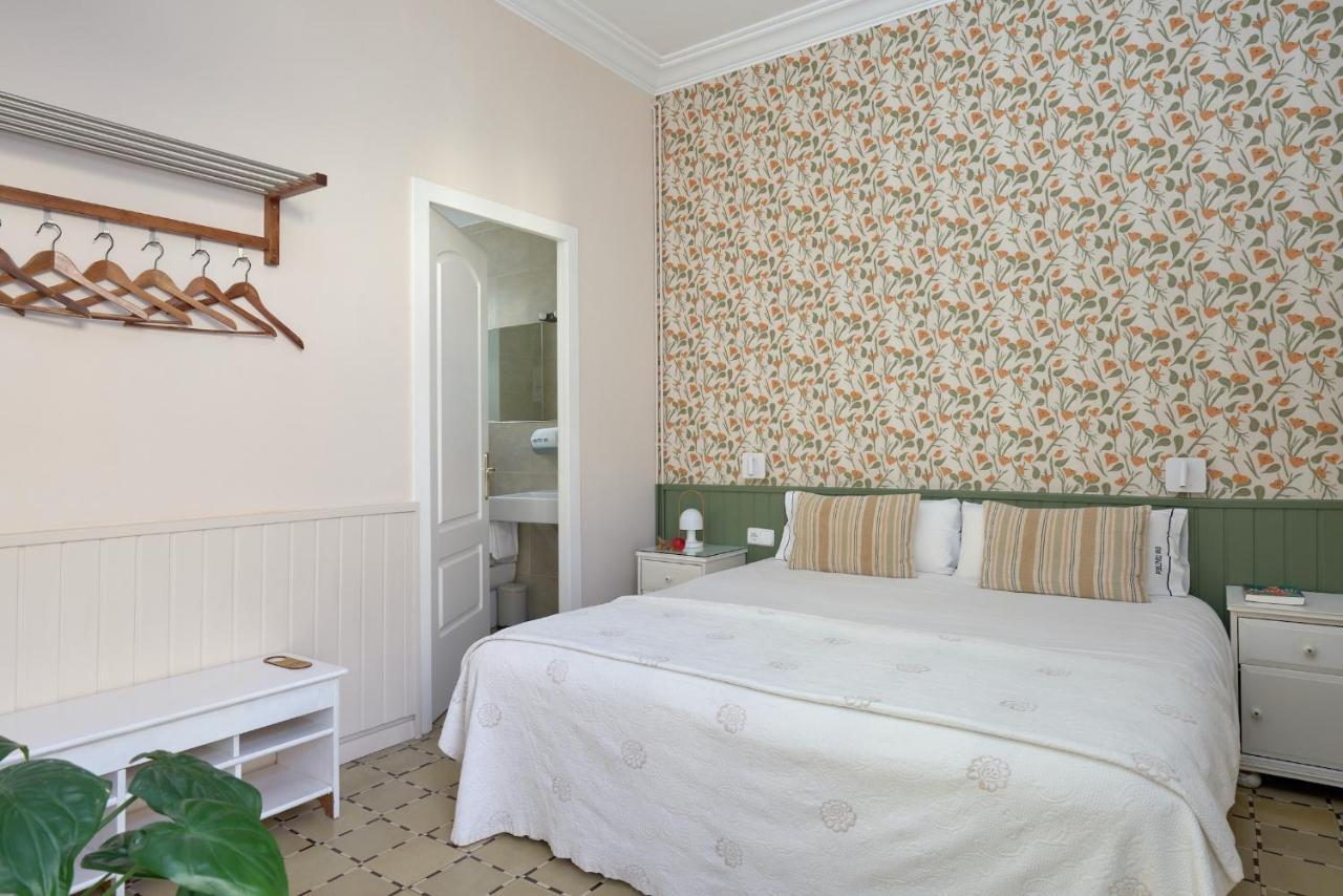 Hostal Poblenou Барселона Экстерьер фото