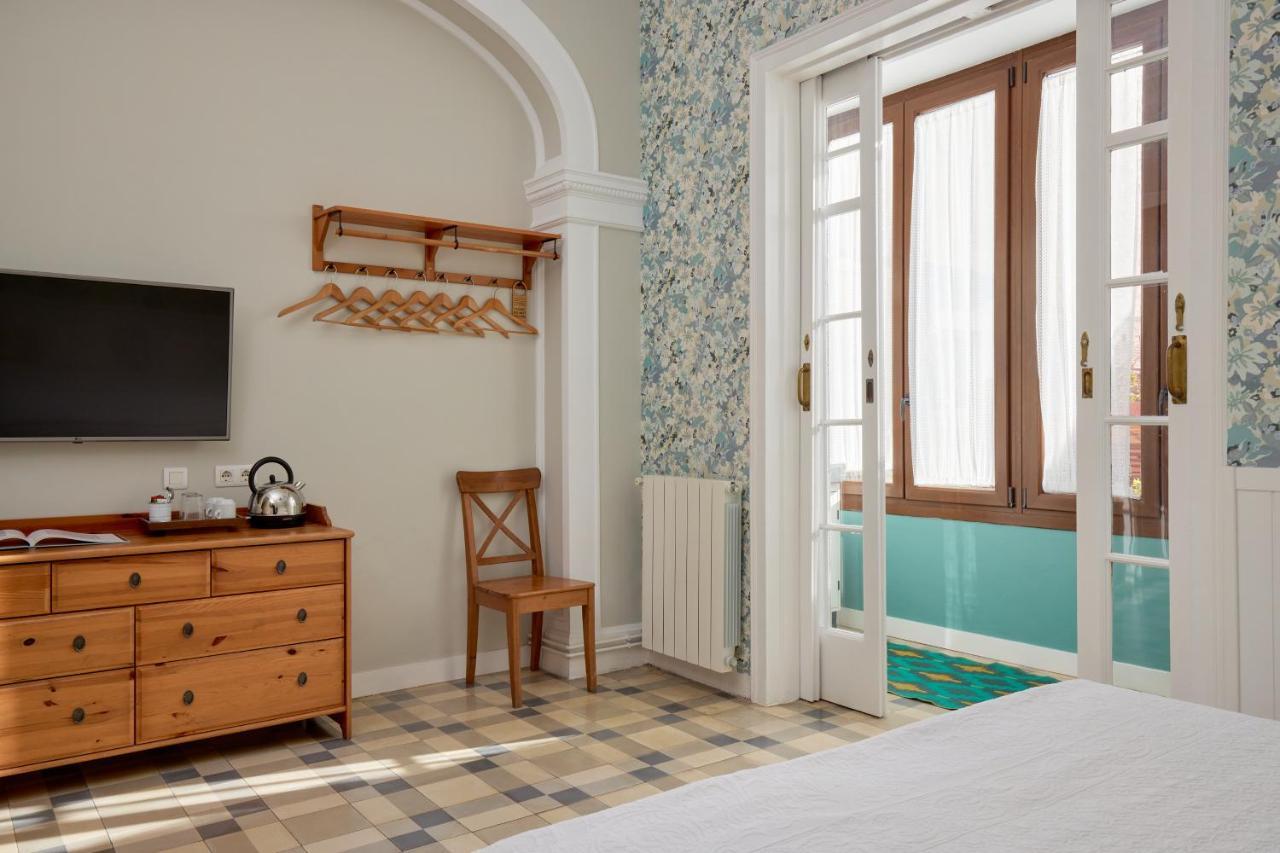 Hostal Poblenou Барселона Экстерьер фото