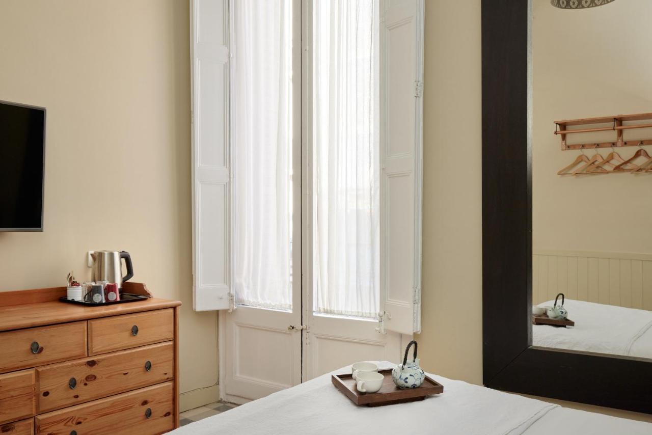 Hostal Poblenou Барселона Экстерьер фото